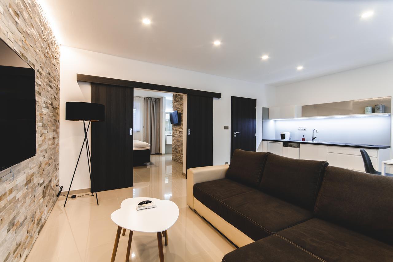 Silesia Residence Ostrava Exterior photo A modern apartment