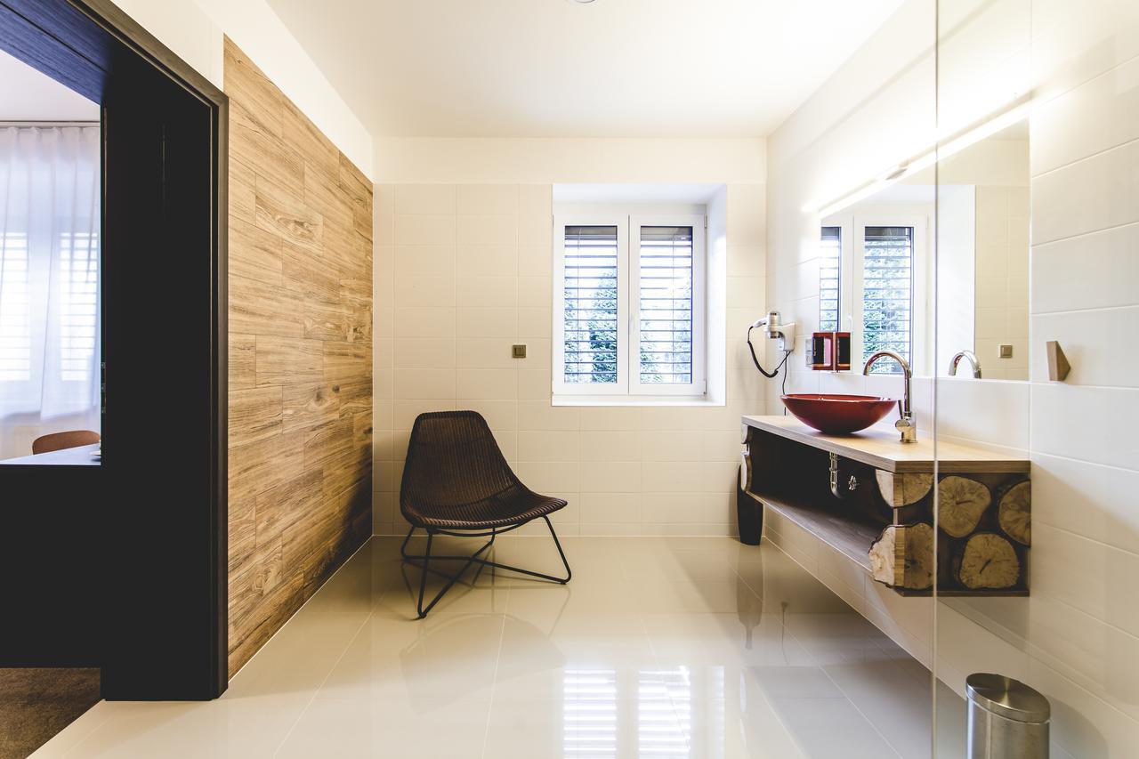 Silesia Residence Ostrava Exterior photo Bathroom